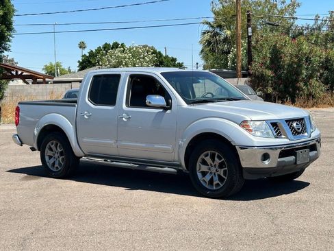 Used 2019 Nissan Frontier SL RWD image 1