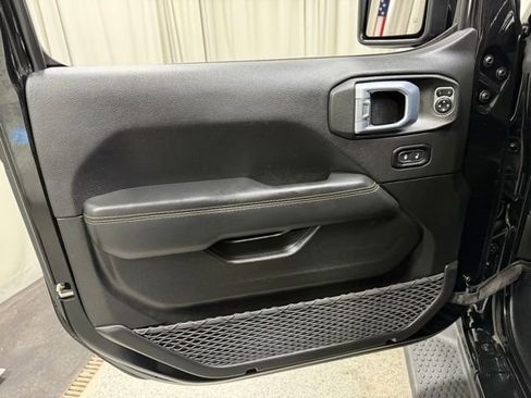 Used 2022 Jeep Wrangler Unlimited Sahara image 18