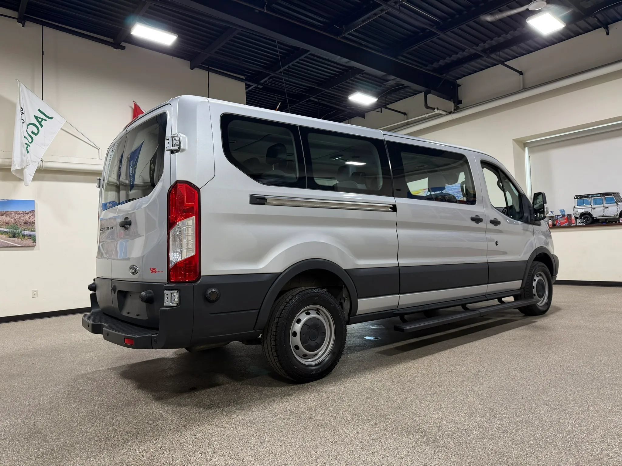 Used 2018 Ford Transit 350 XL RWD image 5