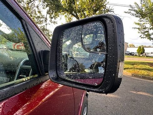 Used 2022 RAM 1500 Laramie AWD/4WD image 11