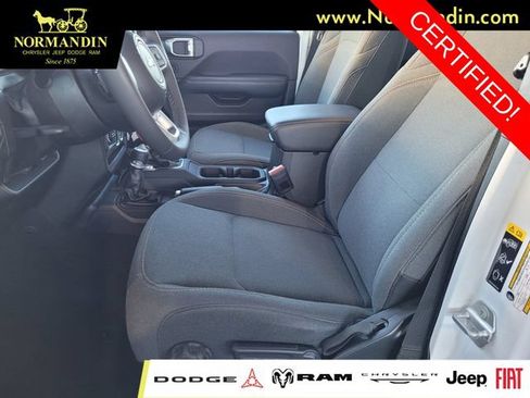 Certified 2025 Jeep Wrangler Unlimited Sahara AWD/4WD image 16