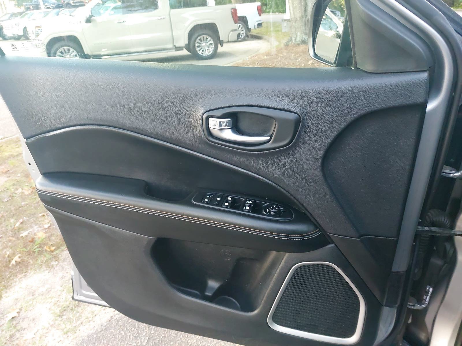 Used 2017 Jeep Compass Sport FWD image 25