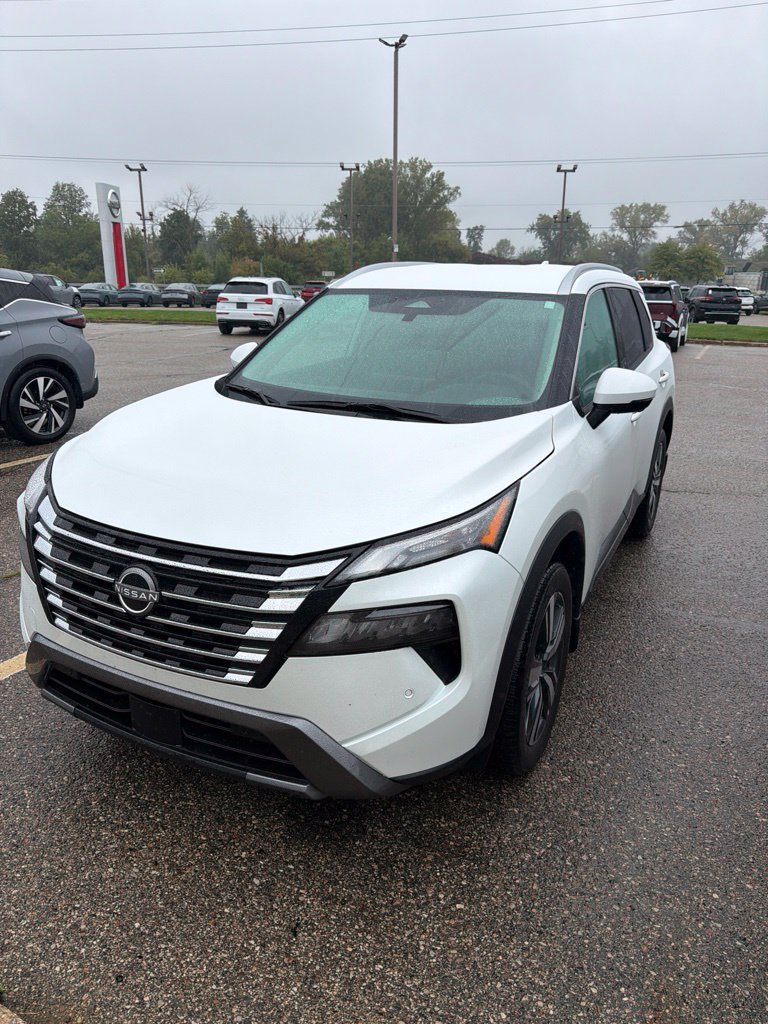 Certified 2024 Nissan Rogue SL AWD/4WD image 1