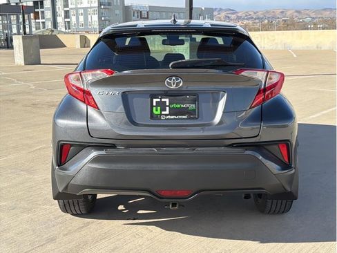 Used 2018 Toyota C-HR XLE image 7