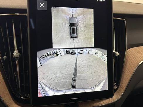 Used 2026 Volvo XC60 B5 Plus w/ Protection Package Premier image 18