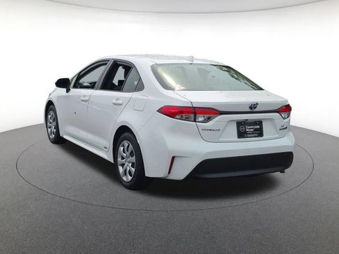 Used 2024 Toyota Corolla LE AWD/4WD image 7