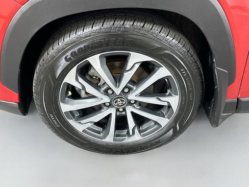 Certified 2024 Toyota Corolla Cross XLE w/ Convenience Package FWD image 31