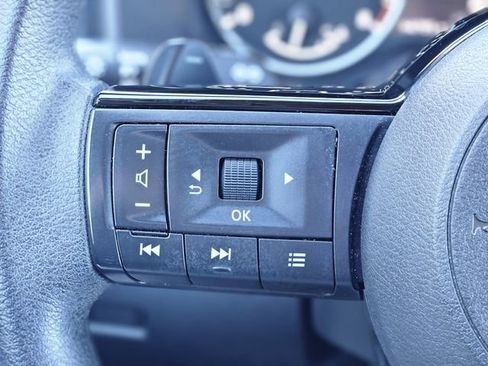 Certified 2023 Nissan Rogue SV image 17