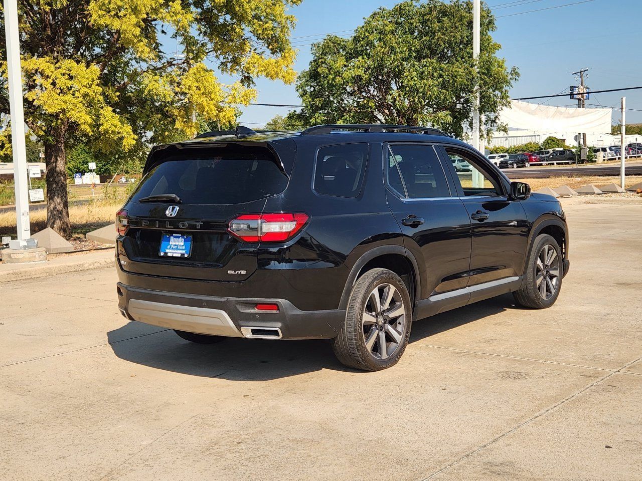 Used 2023 Honda Pilot Elite image 7