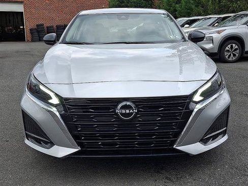 Certified 2024 Nissan Altima 2.5 SV FWD image 2
