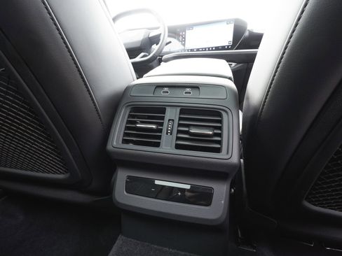 Used 2025 Audi SQ5 Premium Plus w/ Premium Plus Package image 38