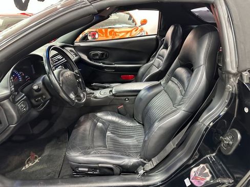 Used 2002 Chevrolet Corvette Convertible w/ Preferred Equipment Group2 RWD image 12