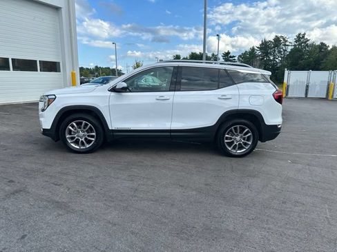 Used 2022 GMC Terrain SLT w/ Tech Package AWD/4WD image 2