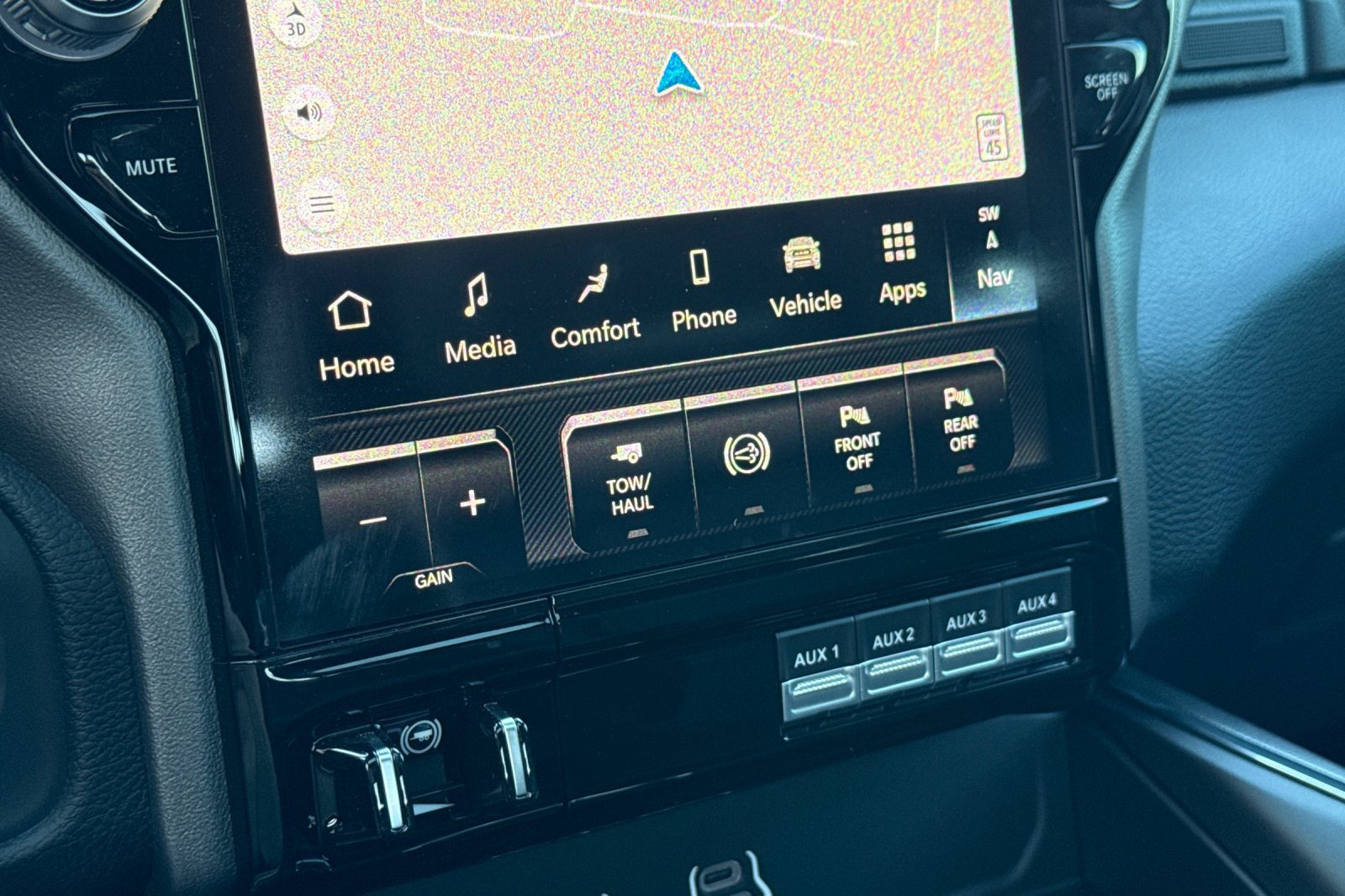 New 2026 RAM 3500 Laramie AWD/4WD image 23