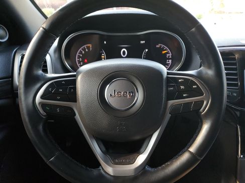 Used 2022 Jeep Grand Cherokee Laredo X image 21