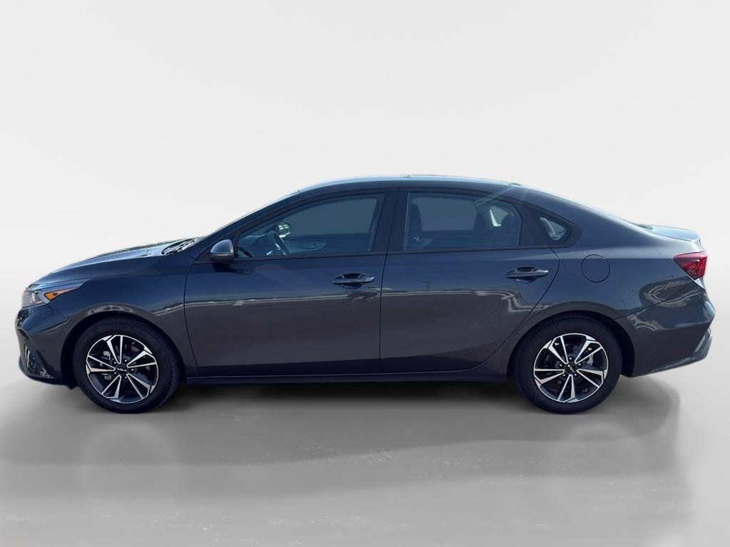 Used 2024 Kia Forte LXS w/ LXS Technology Package FWD image 2