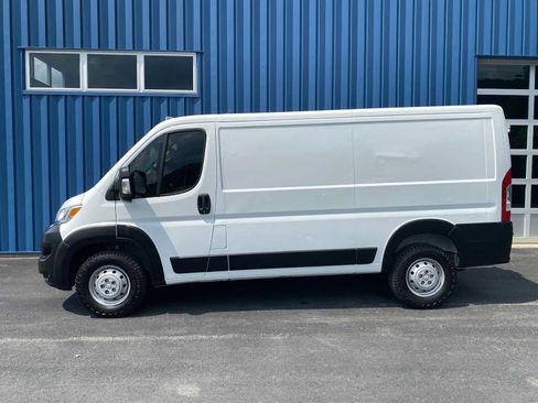 Used 2023 RAM ProMaster 2500 FWD image 9