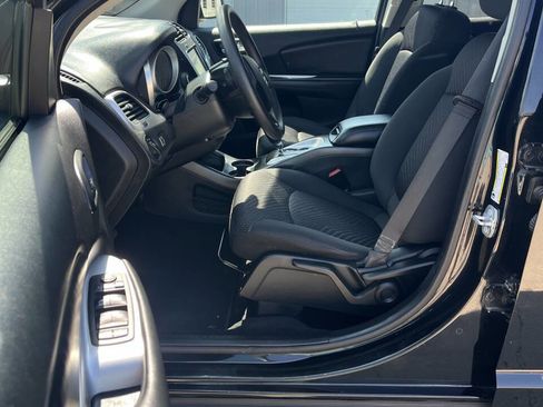 Used 2018 Dodge Journey SE w/ Safe & Sound Group image 12