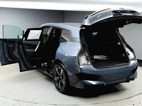 Used 2025 BMW iX xDrive50 w/ Premium Package image 18