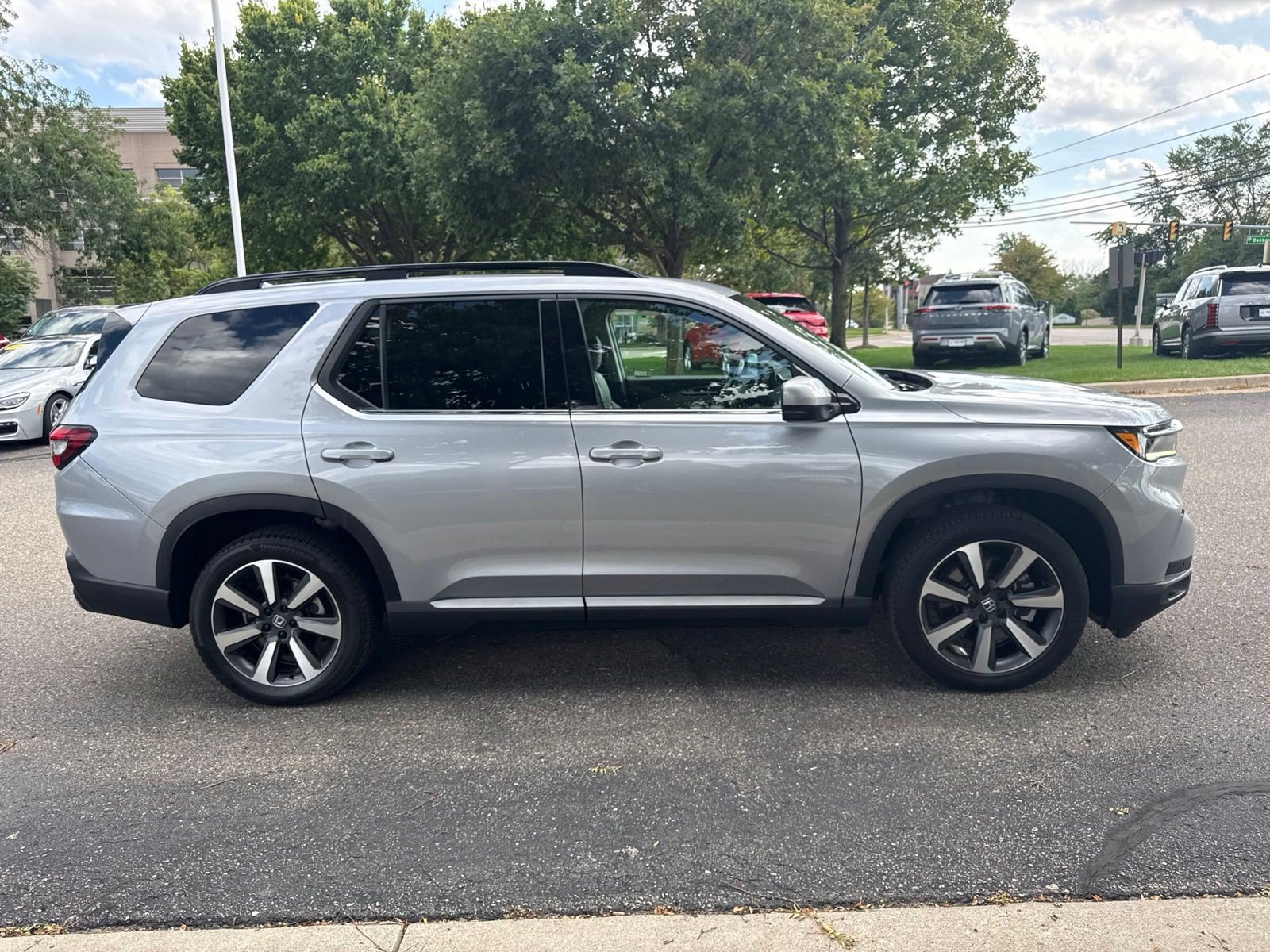 Certified 2023 Honda Pilot Touring image 7