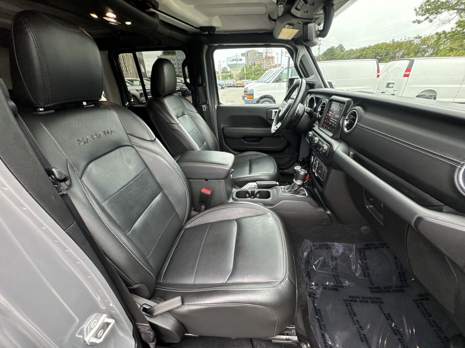 Used 2023 Jeep Wrangler Unlimited Sahara w/ Cold Weather Group AWD/4WD image 26
