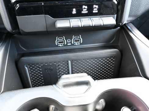 New 2026 RAM 1500 Big Horn AWD/4WD image 14