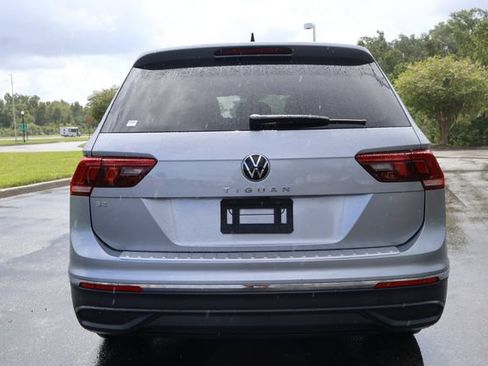 Certified 2023 Volkswagen Tiguan SE w/ Panoramic Sunroof Package FWD image 7