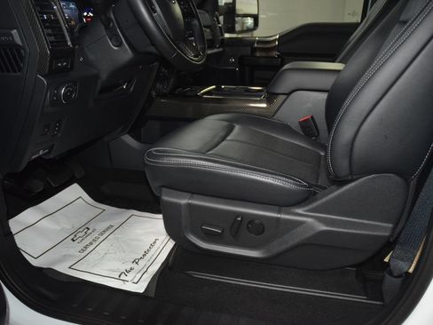 Used 2022 Ford F250 Lariat w/ Lariat Ultimate Package AWD/4WD image 44