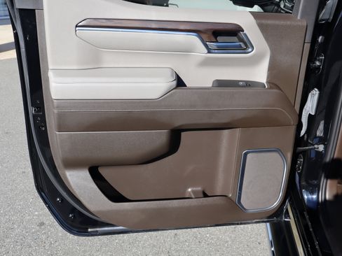 Used 2023 GMC Sierra 1500 SLT w/ SLT Premium Plus Package image 33