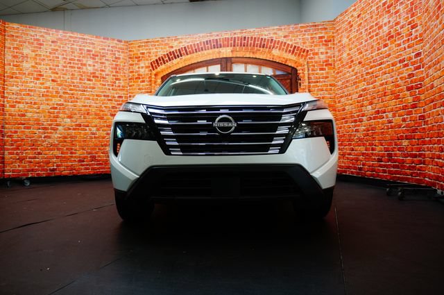 Certified 2025 Nissan Rogue SV AWD/4WD image 6