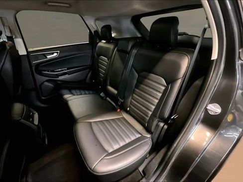 Used 2020 Ford Edge SEL image 22