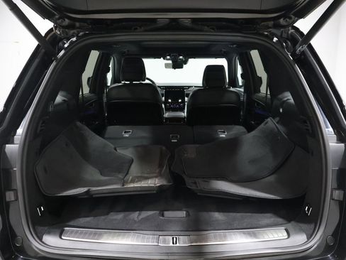 Certified 2022 Jeep Grand Cherokee Overland w/ Luxury Tech Group IV image 5