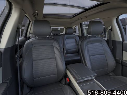 Used 2025 Lincoln Nautilus Reserve AWD/4WD image 11