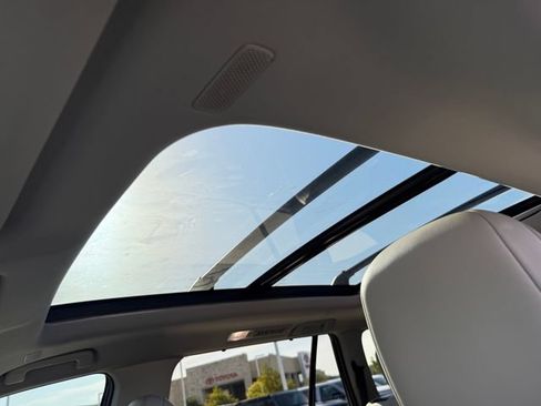 Used 2025 Toyota Grand Highlander AWD Hybrid image 31