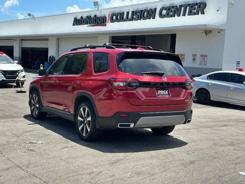 Used 2023 Honda Pilot Touring image 16