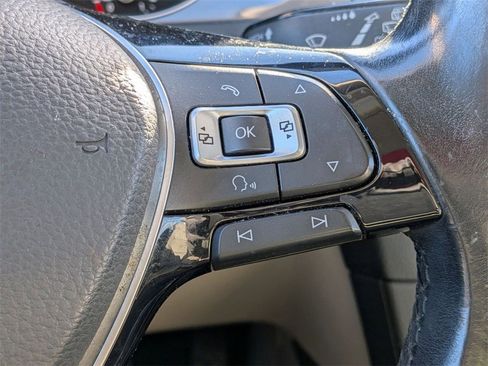 Used 2016 Volkswagen e-Golf SEL Premium image 19