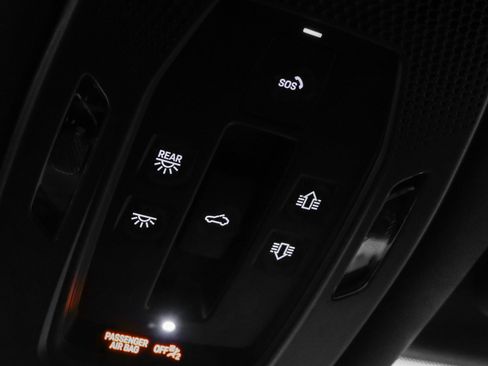 Used 2024 Porsche Cayenne image 39