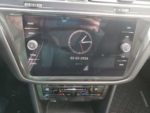 Used 2022 Volkswagen Tiguan SEL R-Line image 18