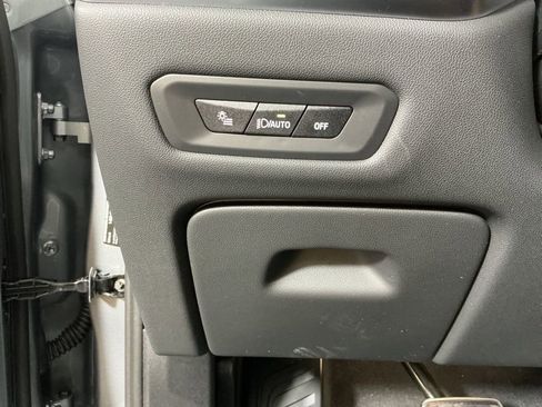 New 2026 BMW X5 xDrive40i w/ M Sport Package image 18