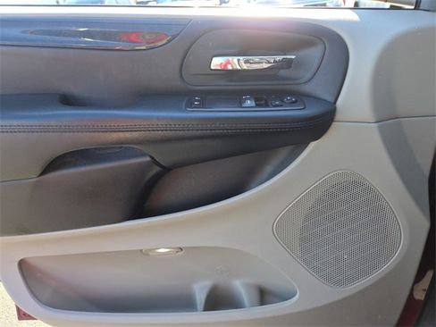 Used 2014 Dodge Grand Caravan American Value Package image 27