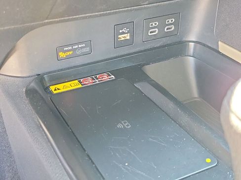 Used 2025 Toyota Camry LE image 30