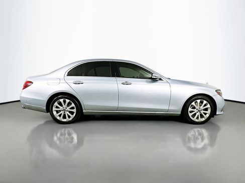 Used 2018 Mercedes-Benz E 300 image 9