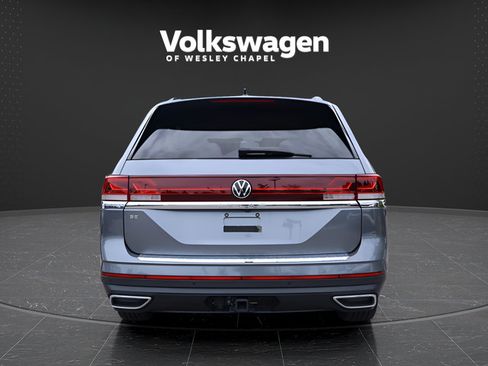 Certified 2024 Volkswagen Atlas SE w/ Black Wheel Package FWD image 7