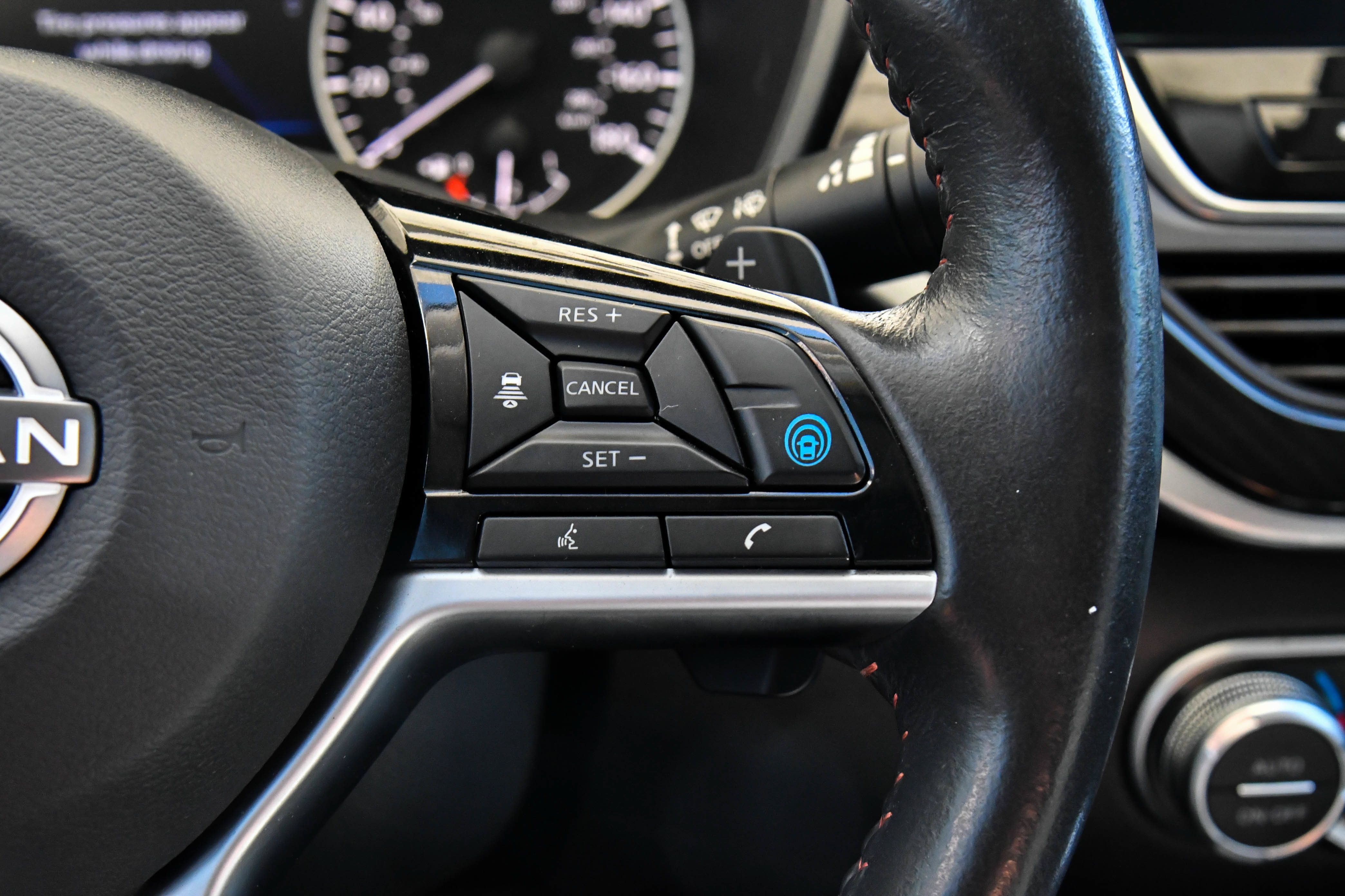 Used 2024 Nissan Altima 2.0 SR FWD image 36