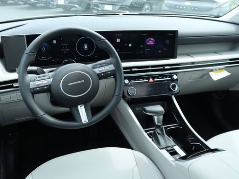 New 2026 Hyundai Tucson SEL FWD image 2