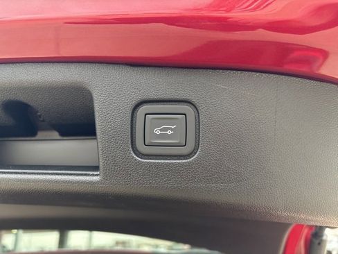 Used 2024 Chevrolet Blazer EV LT image 18