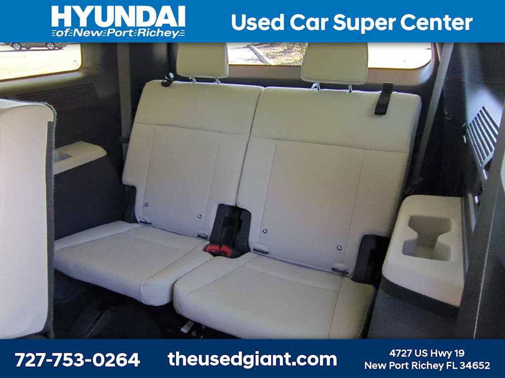Used 2025 Hyundai Santa Fe SEL FWD image 15