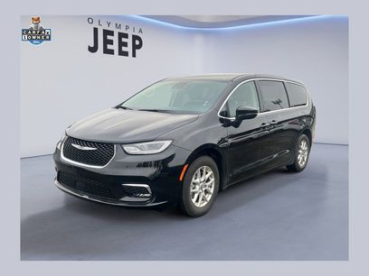 Used 2023 Chrysler Pacifica Touring-L