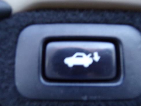 Used 2011 Lexus LS 460 AWD w/ Comfort Pkg image 45