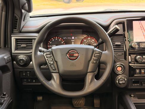 Used 2023 Nissan Titan PRO-4X w/ Pro-4x Convenience Package AWD/4WD image 39